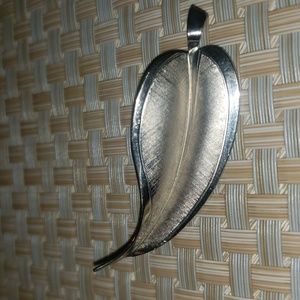 Vintage Giovanni Signed Feather Silver Tone Brooch Pin